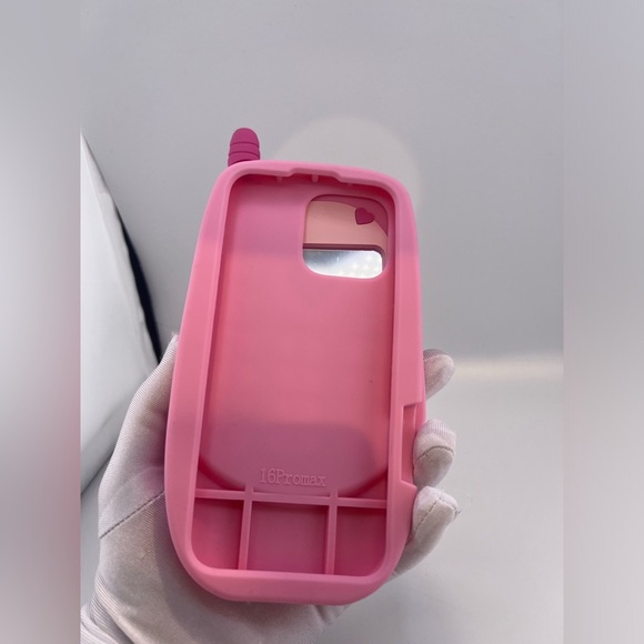 iPhone 16 Pro Max Case – Retro Flip Phone Design in Pink/Aesthetic & Super Cute - Picture 5 of 8